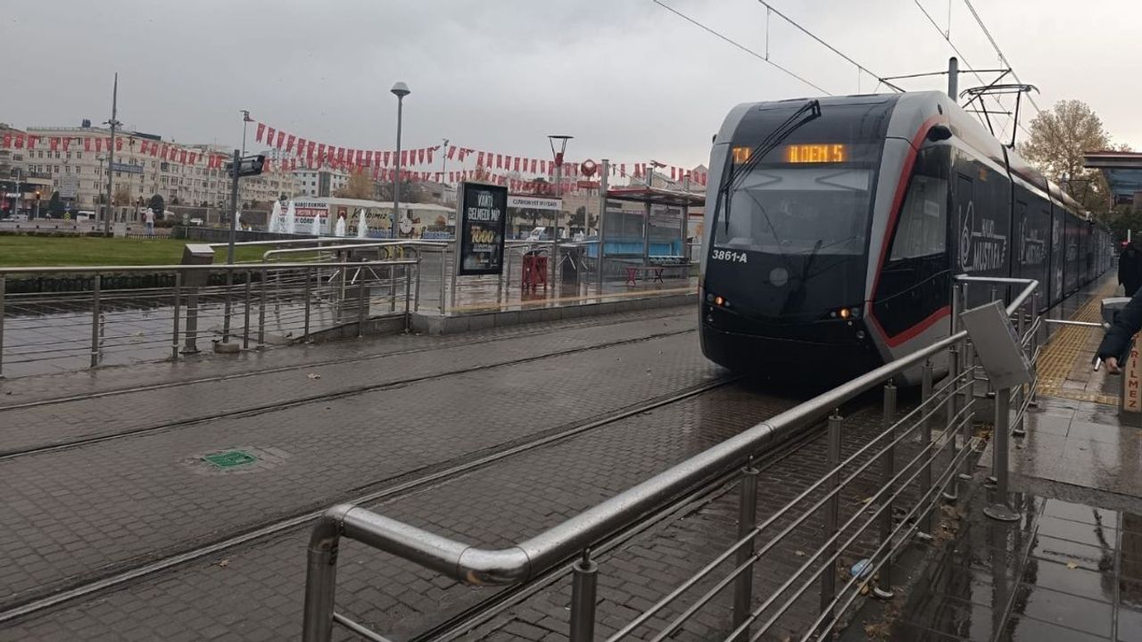 Kayseri’de tramvay krizi büyüyor: Seferler altüst oldu!