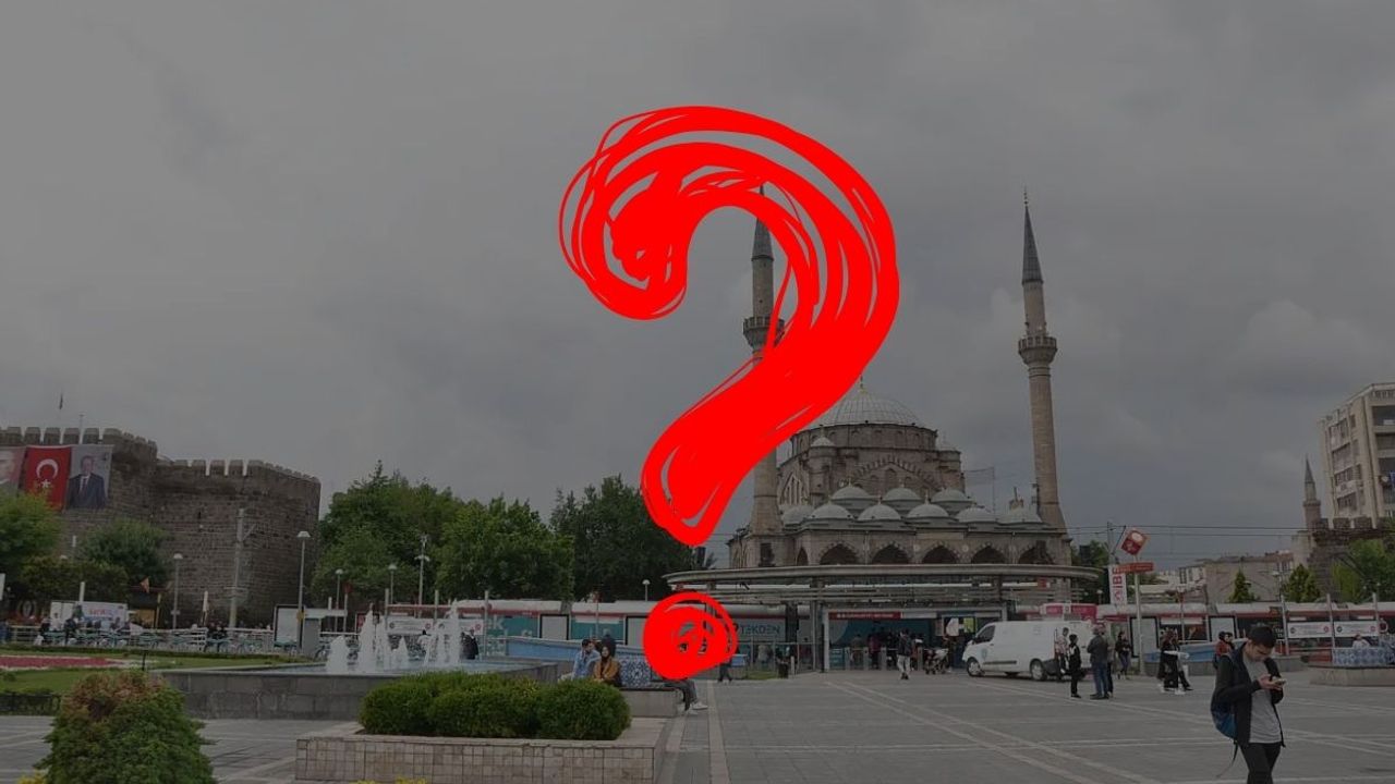 Kayseri'den gidecekler dikkat: Karla karışık yağmur var yollar ıslak