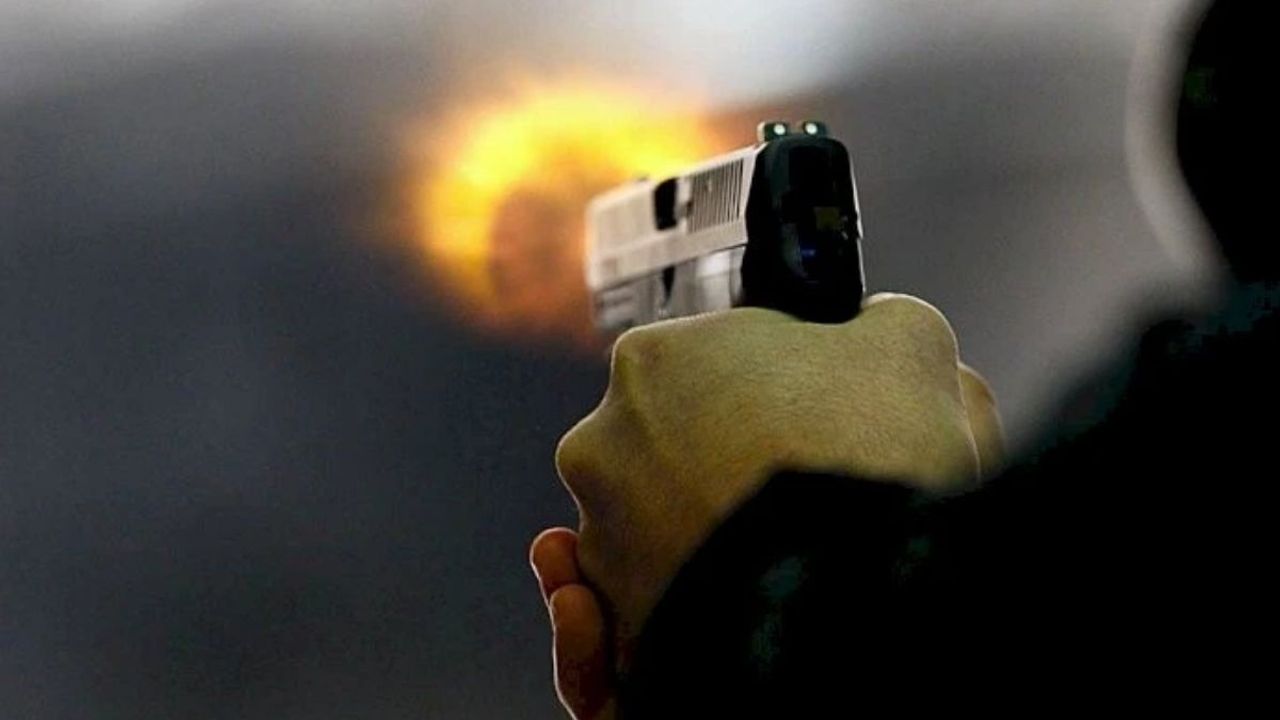 Motosikletli saldırgan araç ve iş yerlerini kurşuna dizdi!