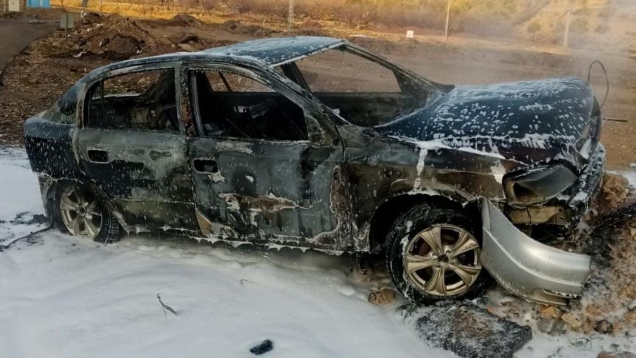 Seyir halindeki otomobil bir anda alevlere teslim oldu!