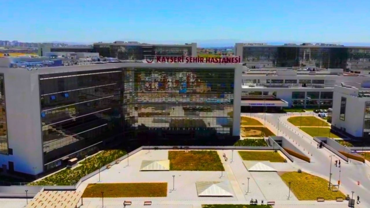 Mısırlı turist Kayseri Şehir Hastanesi'nde hayata tutundu!