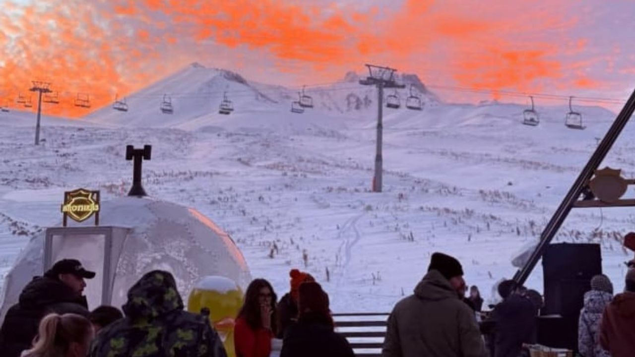 Kayseri’ye yine ünlü akını! Soluğu Erciyes’te aldılar