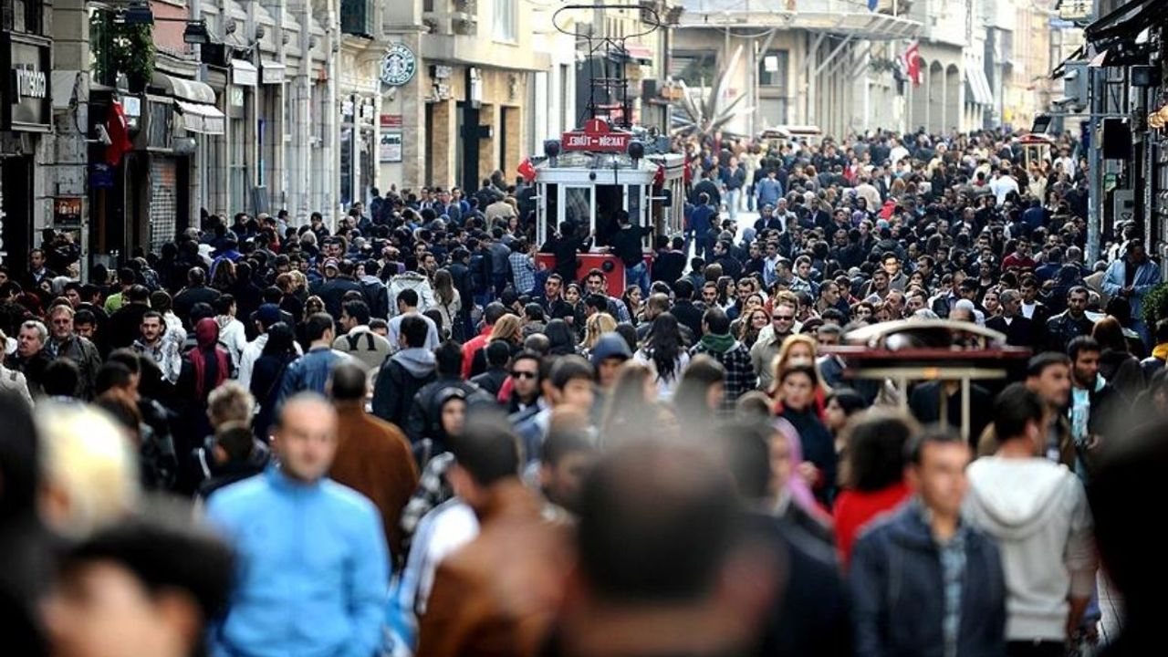 Türkiye’nin gençliği tükeniyor: Ortanca yaş 45’e mi dayanacak?