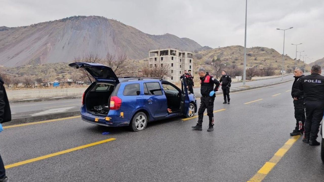 Kayseri'de polis araçlarına çarpıp kaçan 21 yaşındaki suç makinası yakalandı!