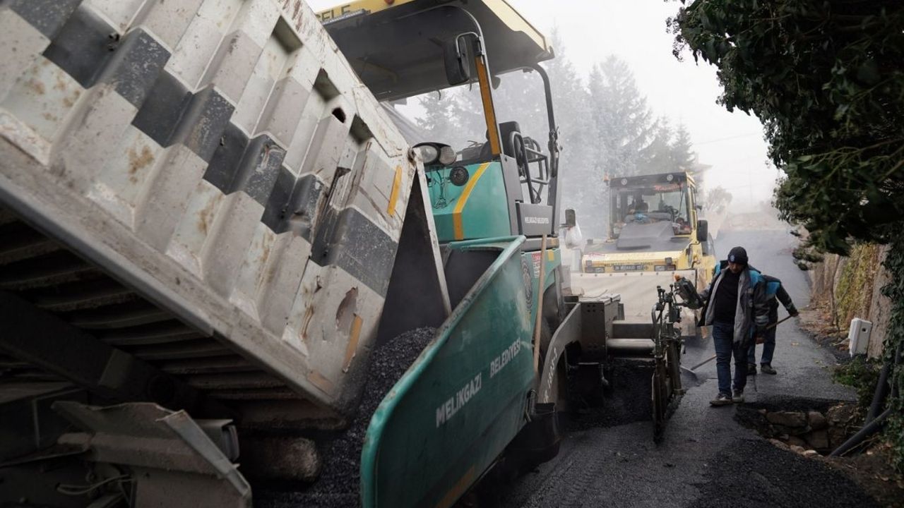 Melikgazi’de 2250 ton asfalt döküldü! Hisarcık yenileniyor