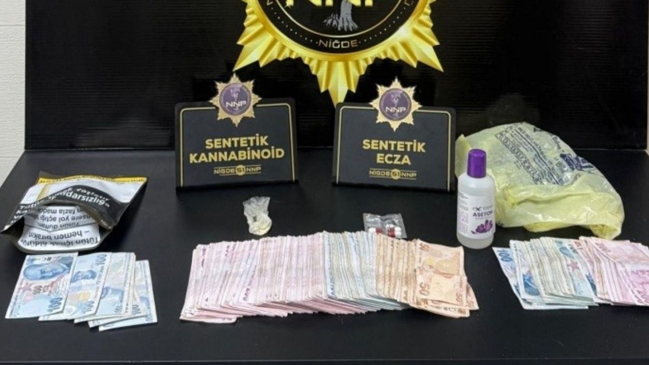 Niğde’de 200 gram madde, sentetik hap ve para ele geçirildi