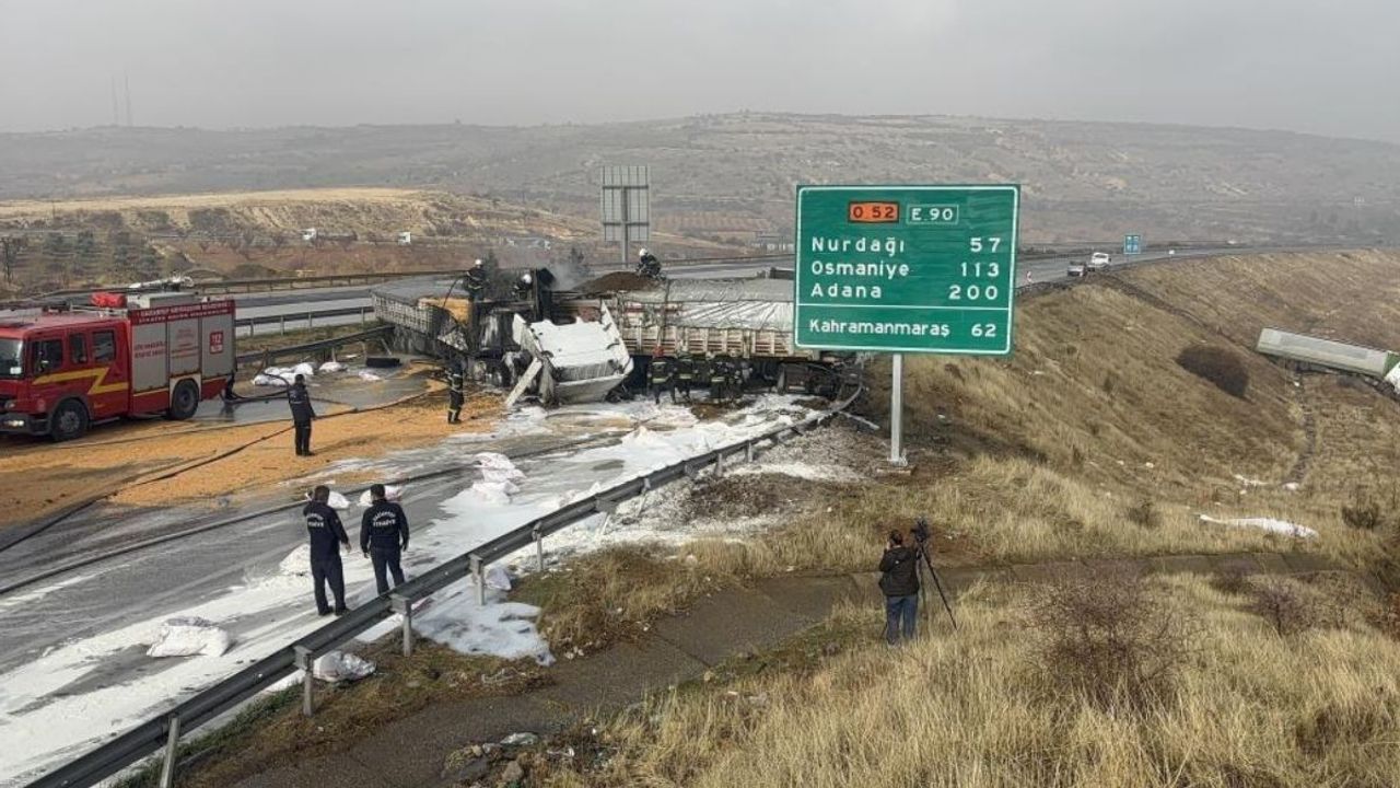 TAG Otoyolu'nda 3 tır çarpıştı! 3'üde alevlere teslim oldu