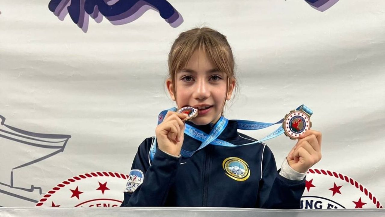 Kayserili Mira Özaktı 10 yaşında çifte altın madalya kazandı