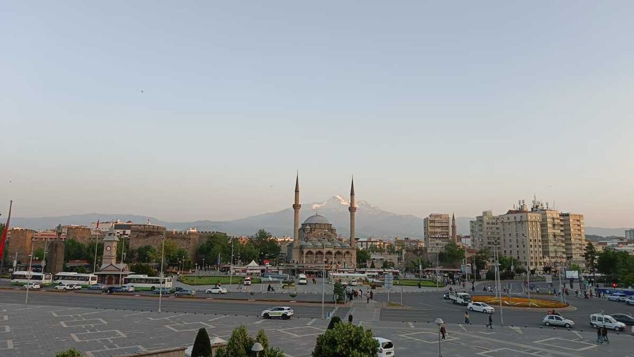 Kayseri’de ilginç talepler: Fındıksız çikolatayı da 2 liralık komisyonu da şikayet ettiler!