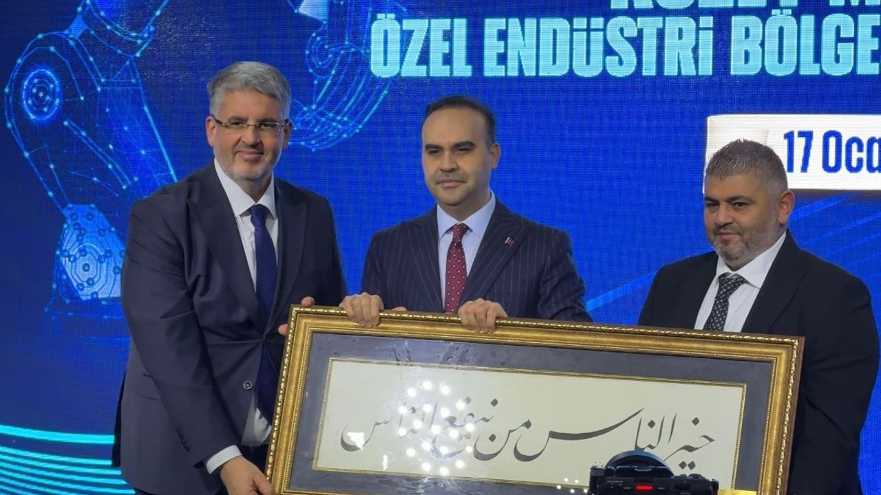 Bakan Kacır: Türkiye’yi üretim ve teknolojide yeni lige taşıyoruz
