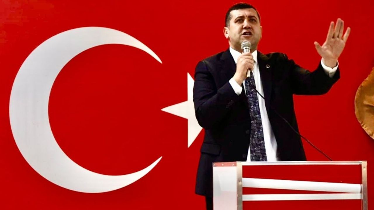 Baki Ersoy: ‘Bayrağı indiren hainlerin eli kırılacaktır’