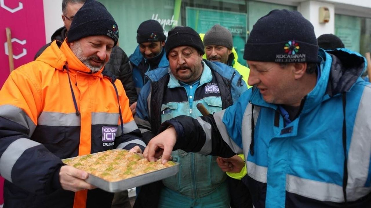 Başkan Çolakbayrakdar, Kocasinan'da 'Ekipler 3 vardiya 24 saat sahada'