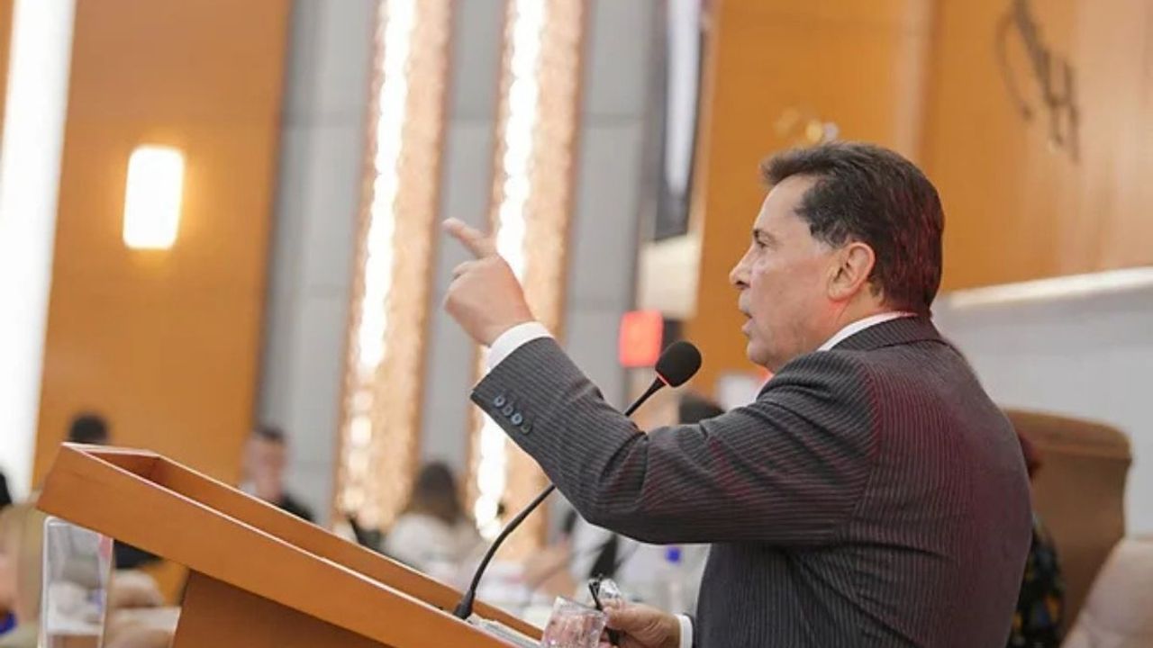 'Kent Uzlaşısı' davasında Esenyurt Belediye Başkanı Ahmet Özer’e 6 yıl 3 ay hapis cezası verildi!