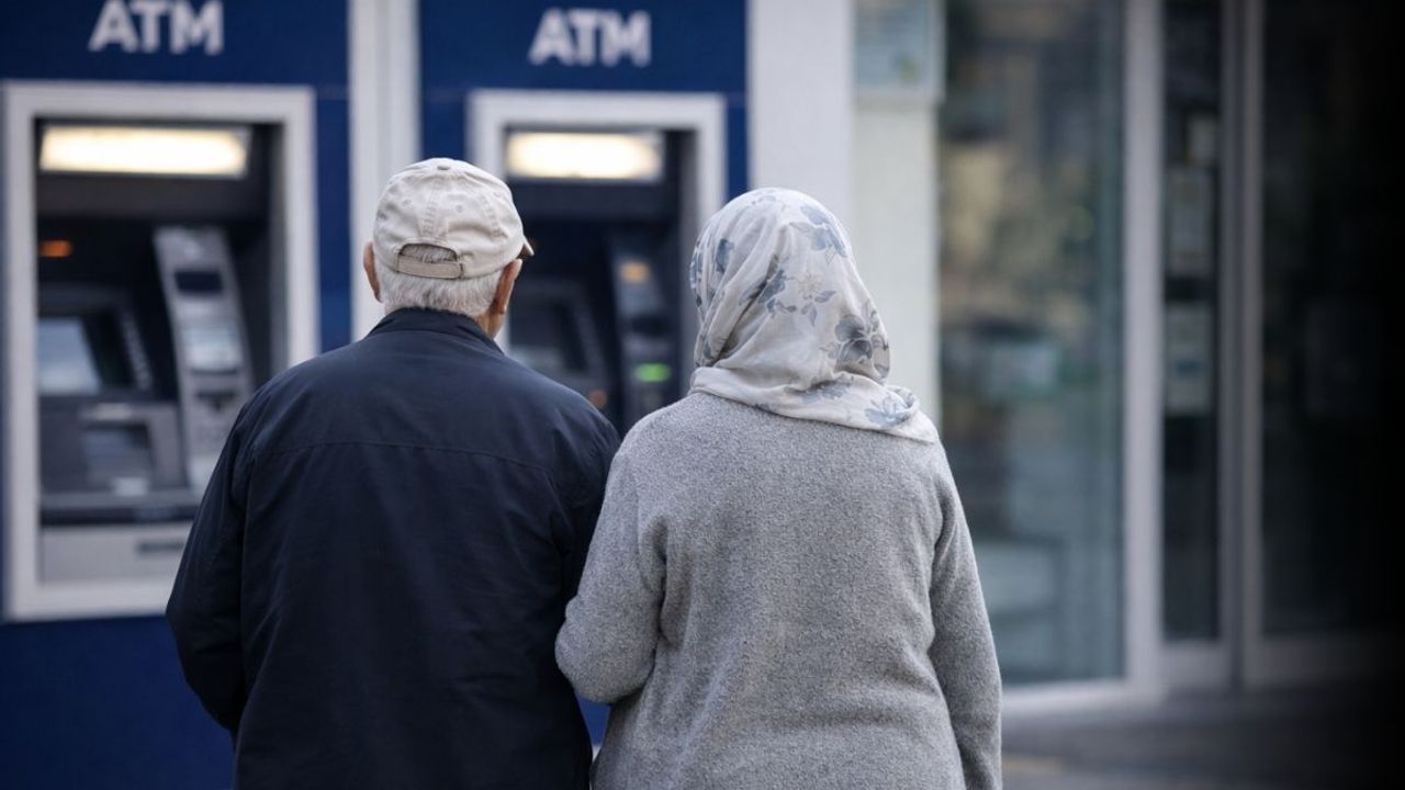 Emekliye sosyal maaş sistemi geliyor: Kimler alacak, ne zaman başlayacak?