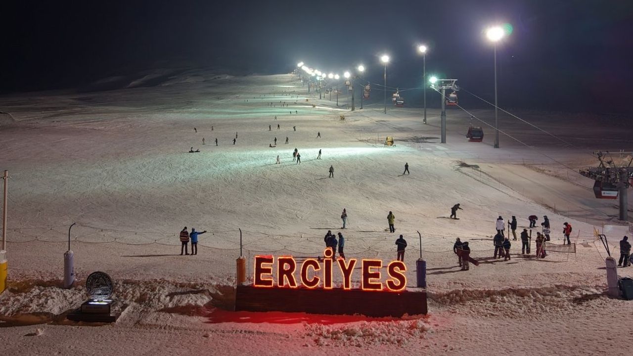 Erciyes Kayak Merkezi sömestr boyunca gece kayağına açık olacak