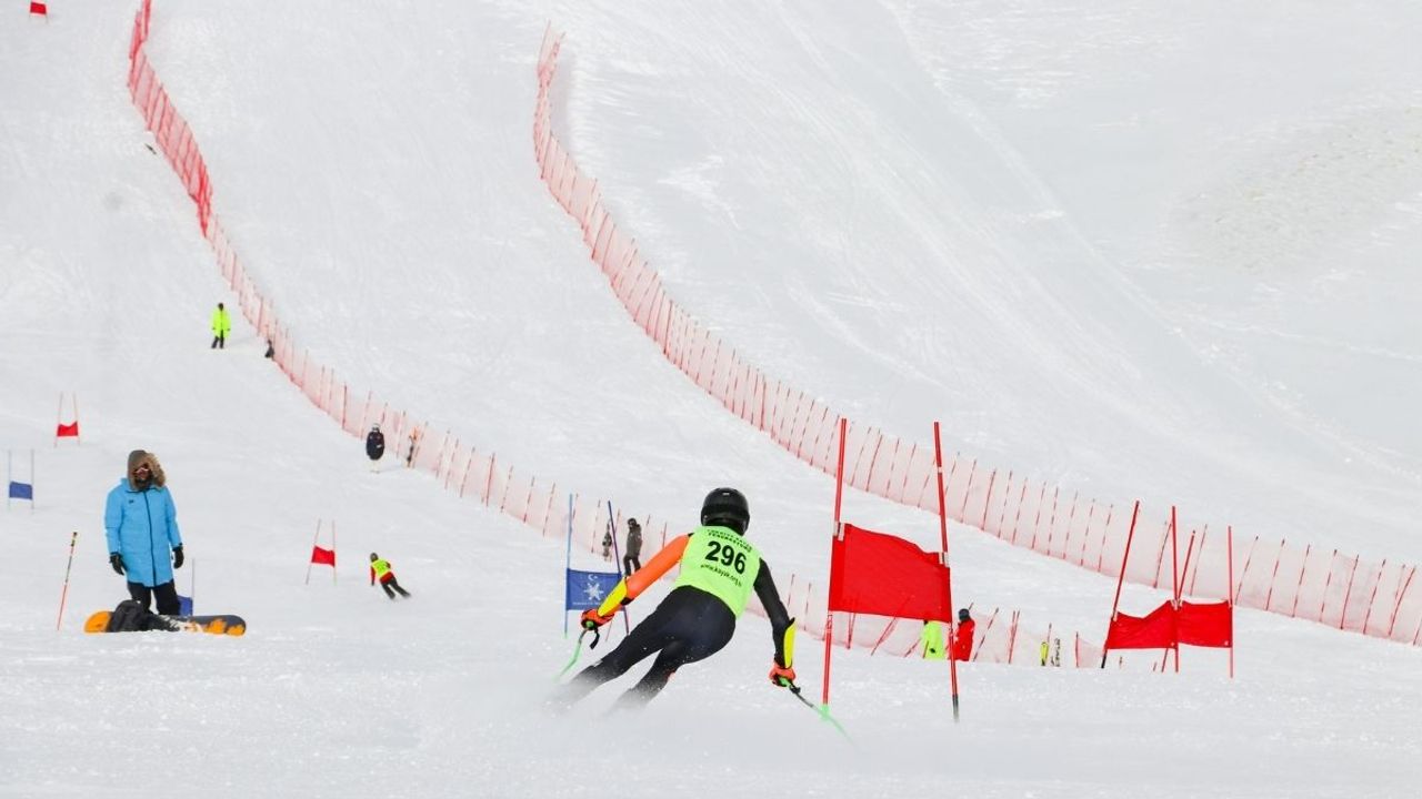 Erciyes’te nefes kesen yarış! 29 ilden 467 sporcu aynı pistte buluştu