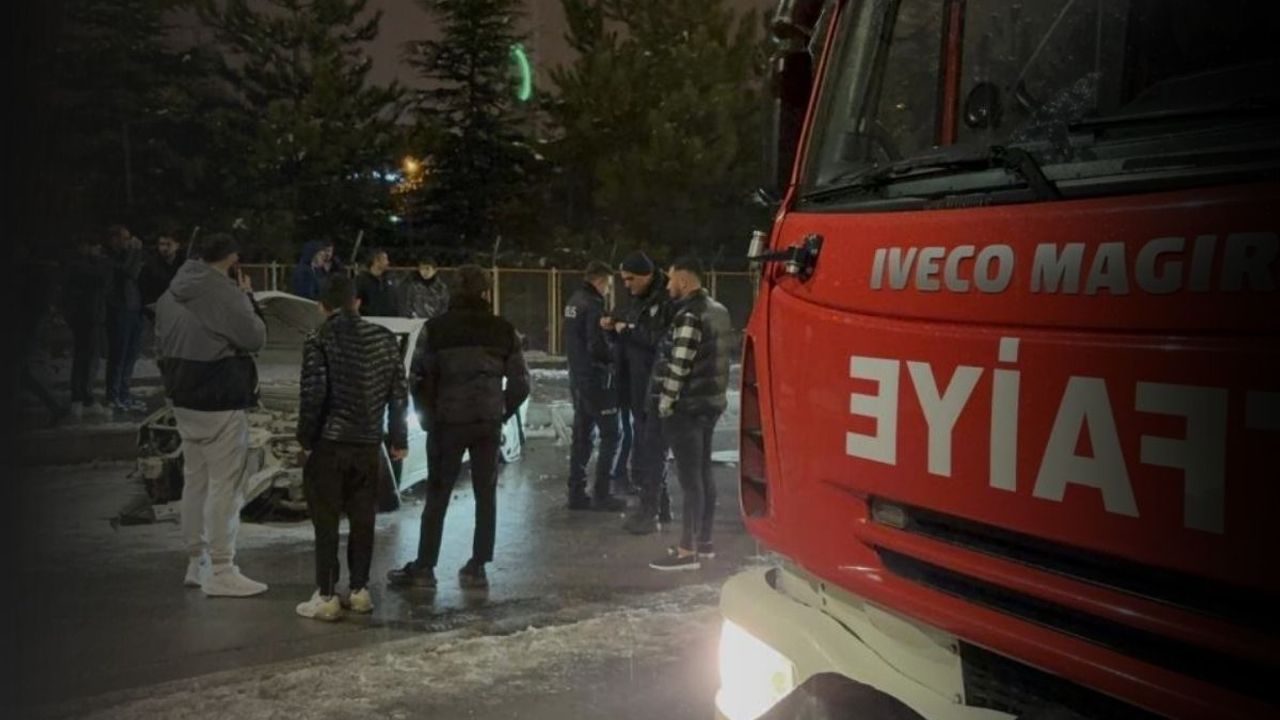 Kayseri'de otomobil refüjü aşıp uçtu: Sürücü burnu bile kanamadan çıktı