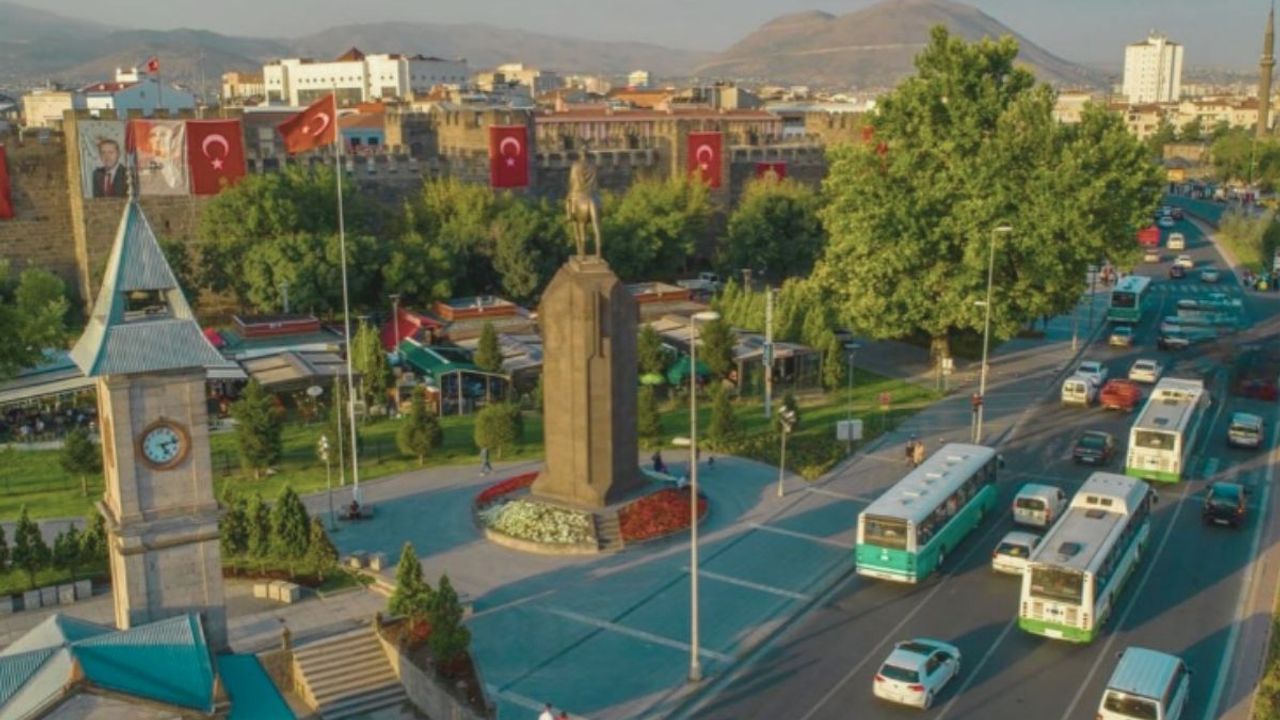 Kayseri'nin ünlü Kasapoğulları ailesindendi: Büyük miras bıraktı