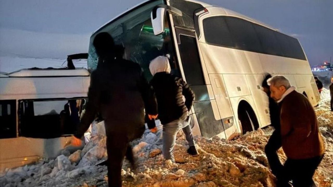 Termik santral işçilerini taşıyan servis kaza yaptı: Çok sayıda yaralı