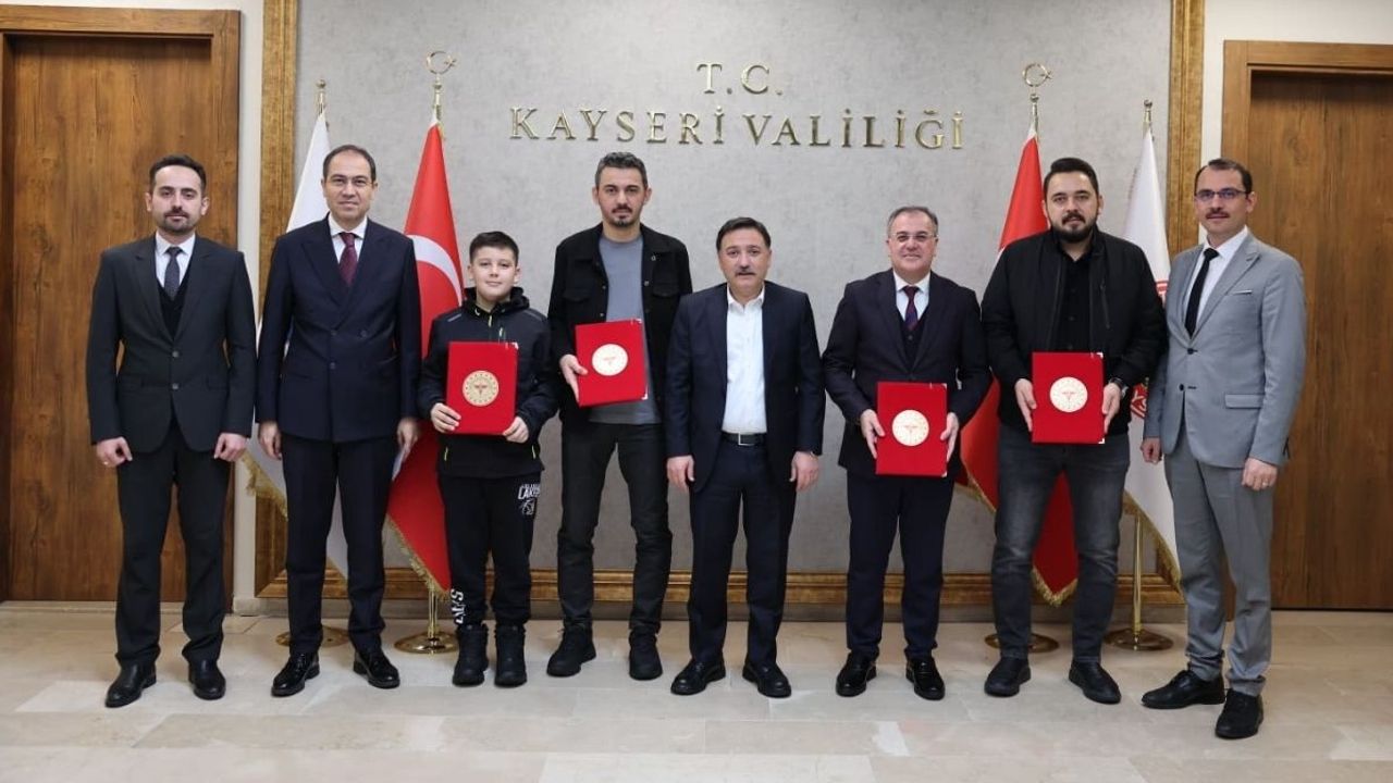 Vali Gökmen Çiçek imzaladı: İncesu ve Hacılar’a Sağlık Merkezleri yolda