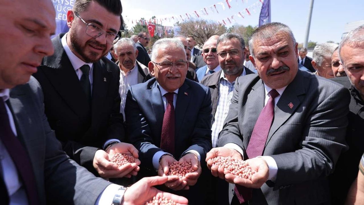 Kayseri’nin 12 ilçesine 260 tonluk destek!