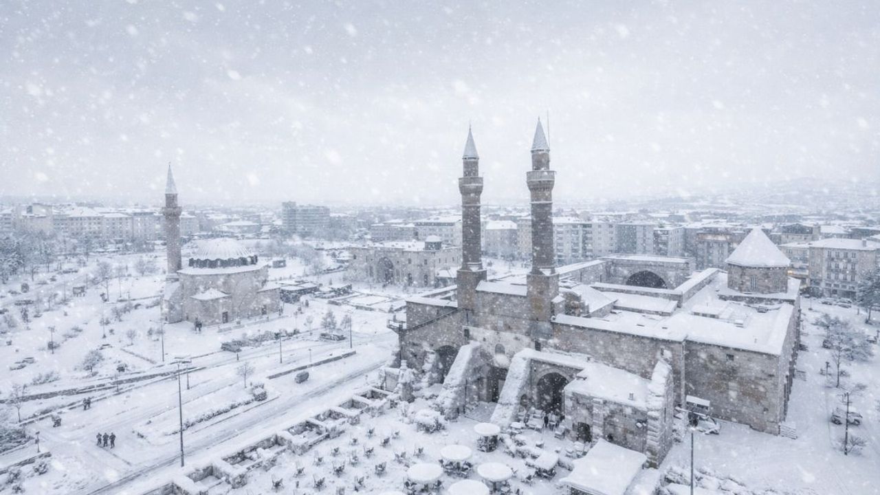 Türkiye dondu! Eksi 24 dereceyi gördü, Kayseri’ye çok yakın il zirveye oturdu