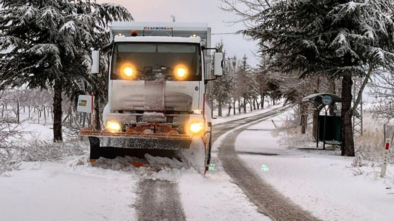 Kayseri’de 10 ilçede kapanan 126 mahalle yolu ulaşıma açıldı