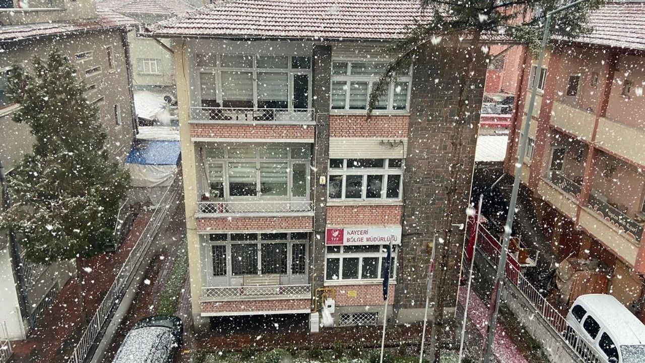 Kayseri’de kar ve soğuk hava etkisini sürdürüyor! Don ve buzlanma uyarısı