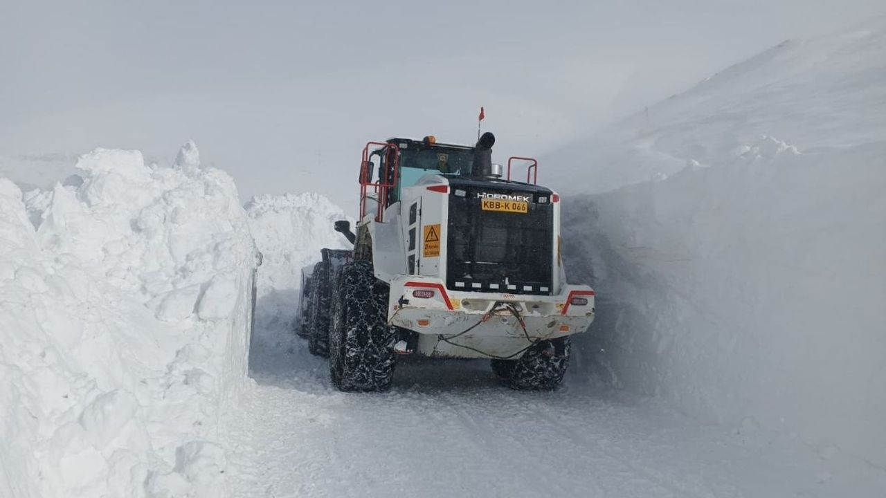 Kayseri’nin o ilçesinde kar kalınlığı 1 metreyi aştı