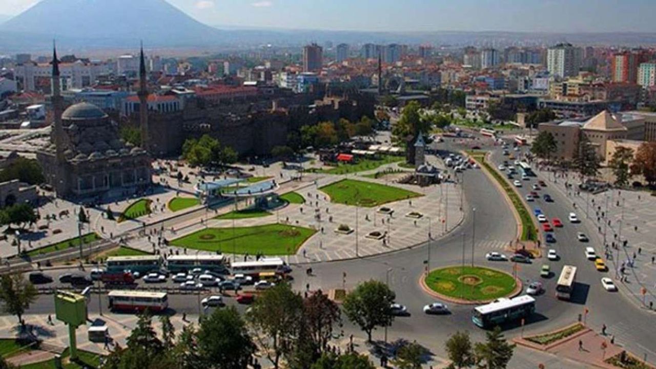 Melikgazi’de eğitime 17,5 milyon TL’lik hayırsever desteği sağlandı!