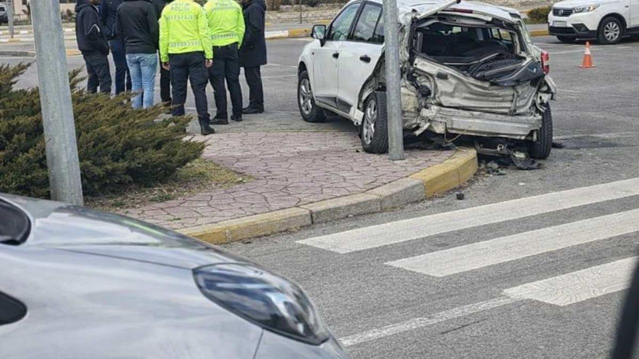 Niğde'de feci kaza: Motosiklet sürücüsü savruldu