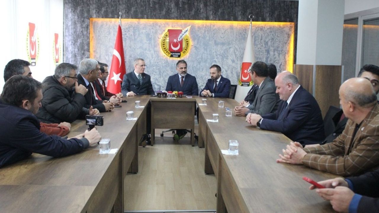 Kayseri’de yatırım neden geri dönmüyor? YRP’li Osmanağaoğlu açıkladı!