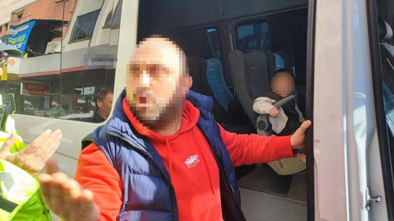 Adana’da trafik cezası yiyen sürücü polisi tehdit etti