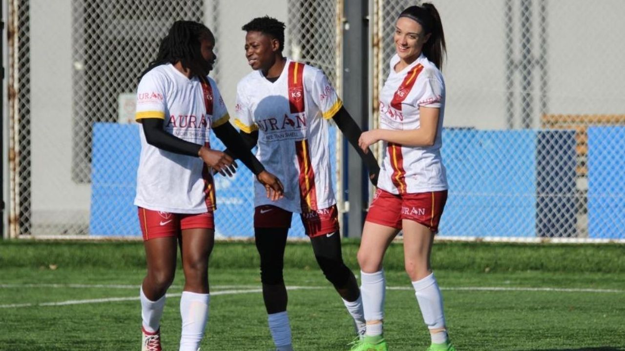 Auran Kayseri Kadın Futbol’da Kafayat Atoke Başhıru 44 golle şampiyonluğu getirdi