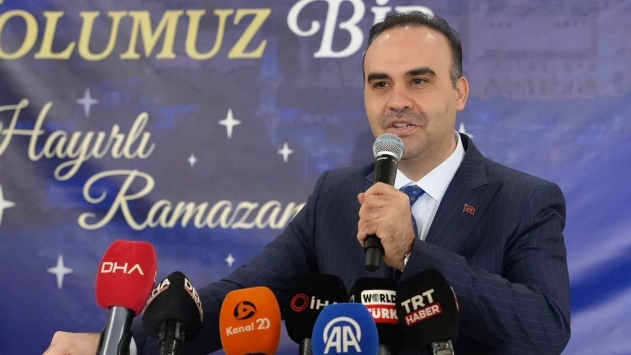 Bakan Kacır: Türk milleti gökyüzüne mührünü vurdu