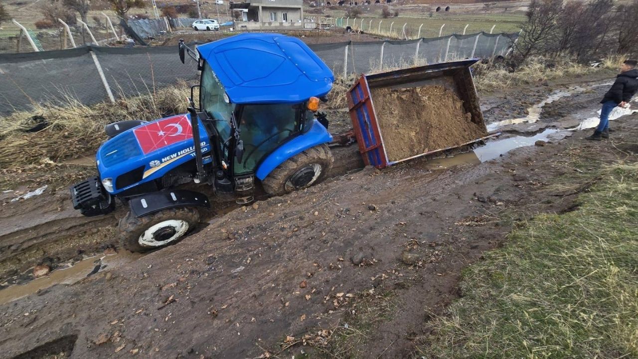 Başakpınar Mahallesi’nde yollar ve tarım arazileri zarar gördü