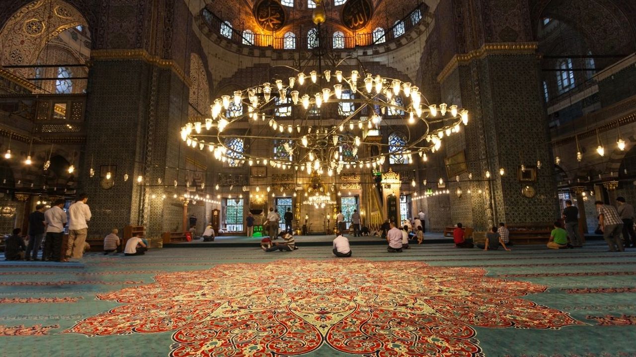 Diyanet Takvimine göre 2026 Berat Kandili ne zaman? Berat Kandili yarın mı?