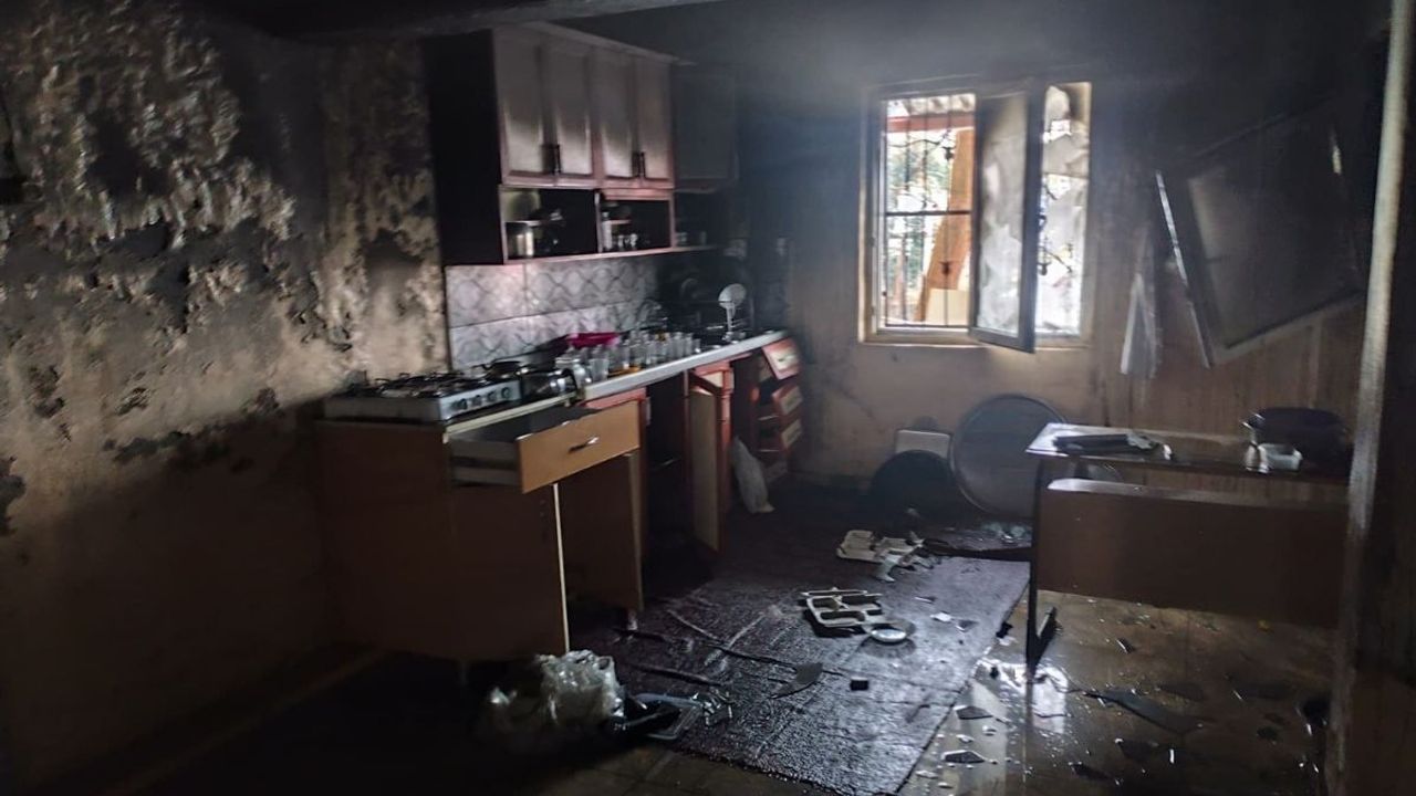 Kahramanmaraş camide çıkan yangın korkuttu: Elektrik kontağı büyük hasara yol açtı!