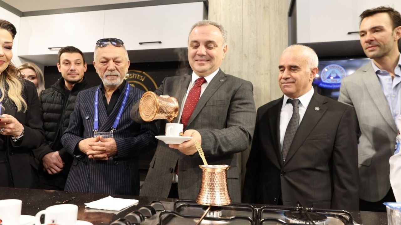 ERÜ’de kahve kokusu yükseldi: Erciyes Kahve Günü yoğun ilgi gördü