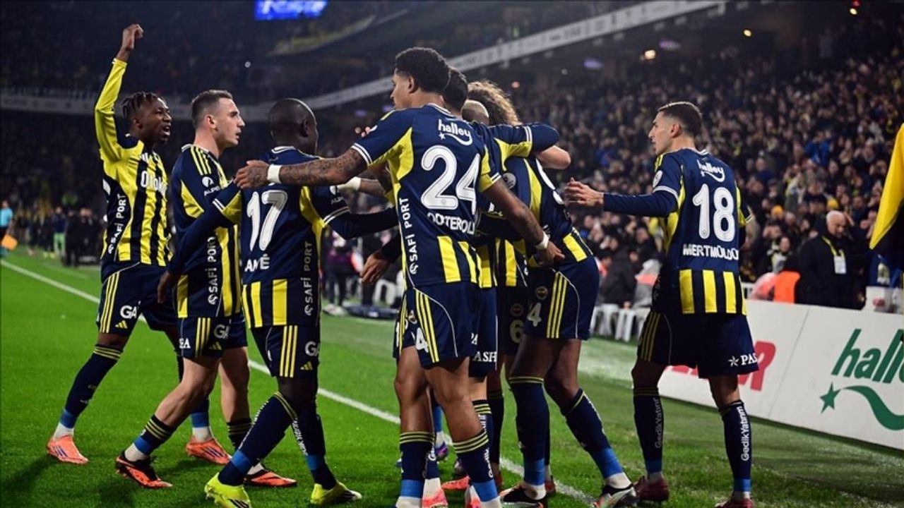 Fenerbahçe kadrosunda değişim rüzgarı! Bu oyuncular sezon sonunda ayrılacak