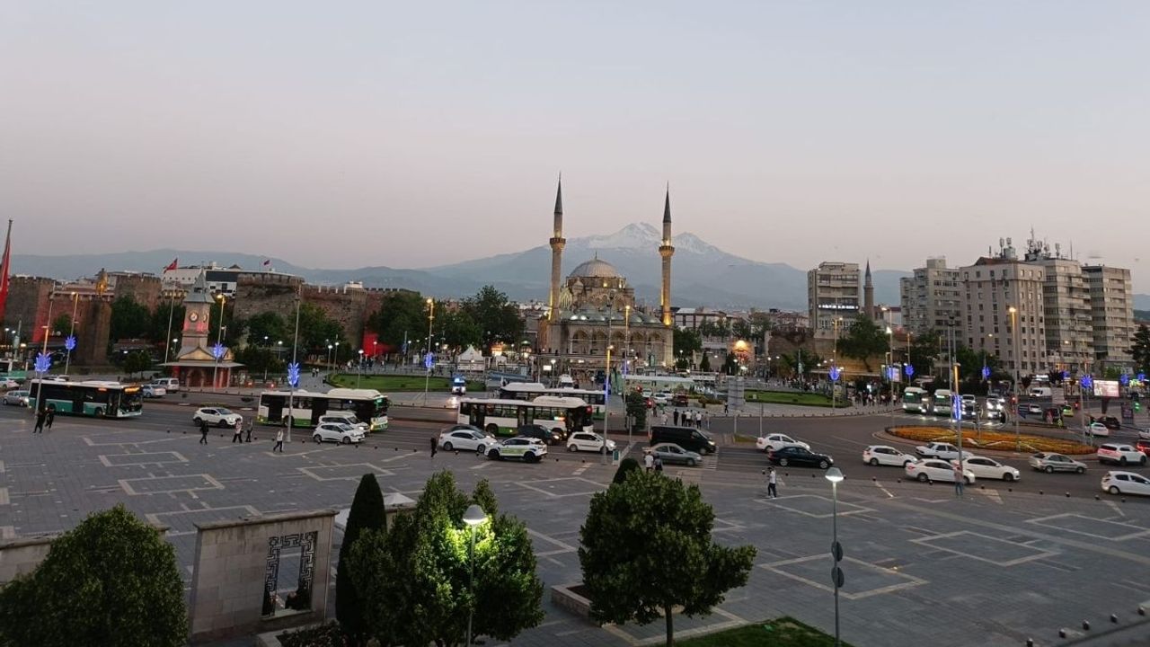 Kayseri'de kalp krizi alarmı! 'Mantı demek kalp krizi demek' tartışması alevlendi