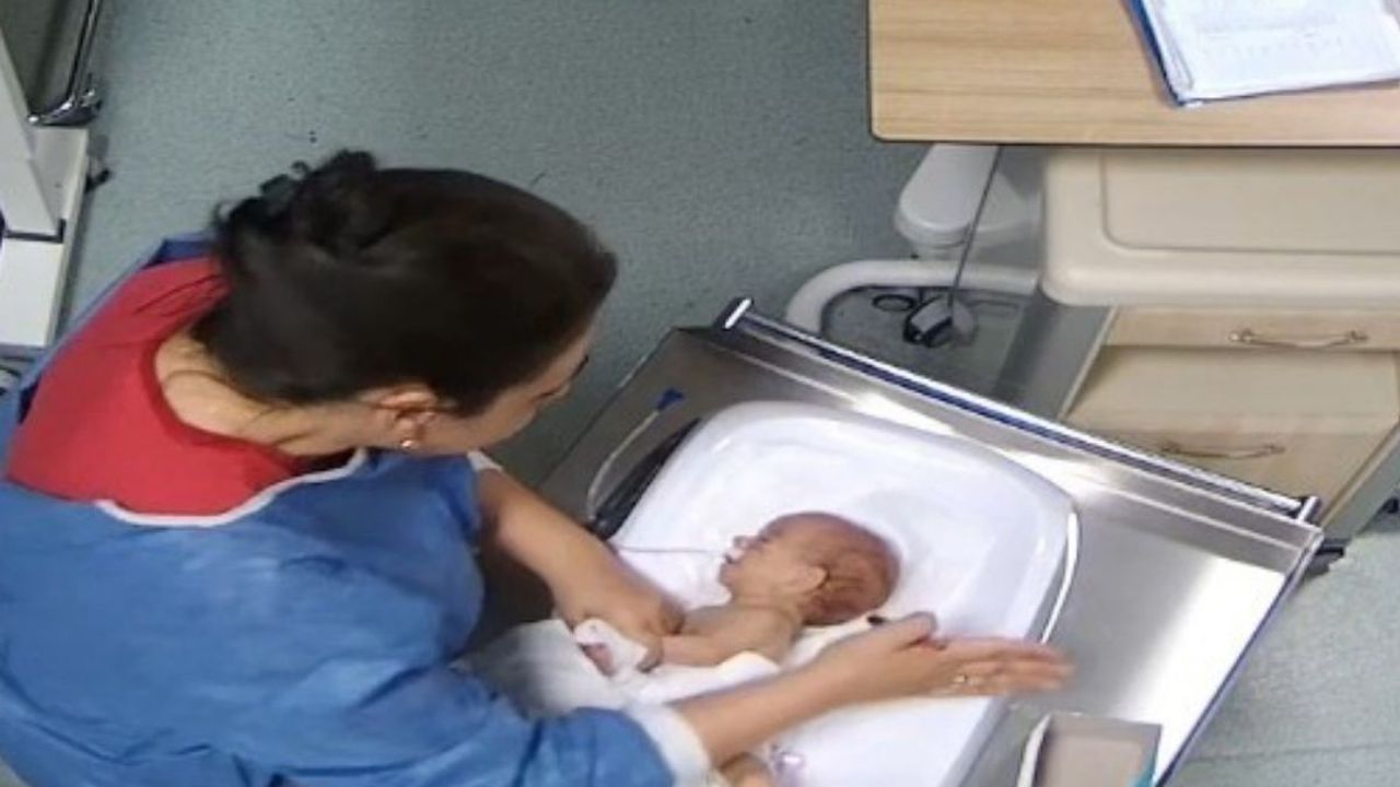 5 günlük bebeğe şiddet uygulayan hemşireden pes dedirten savunma!