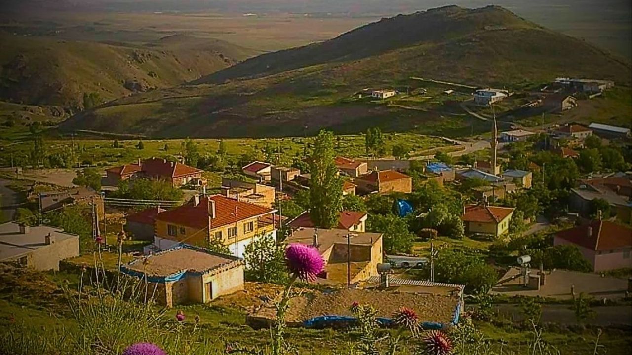 Kayseri'de bir cemaati̇n izinde saklı kalan köy