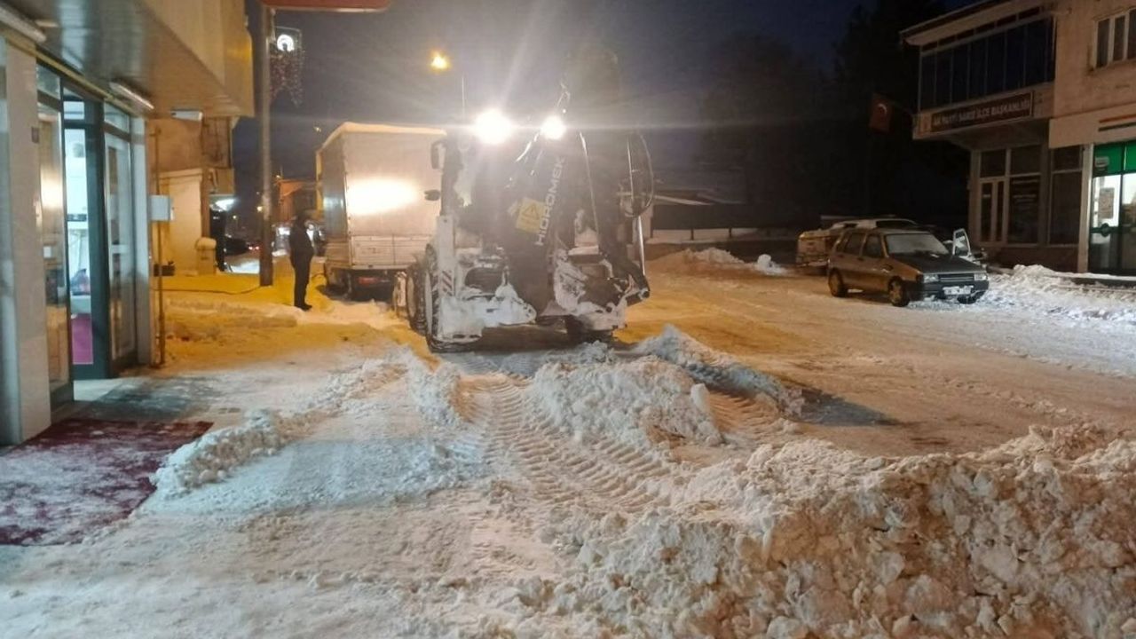 Kayseri Sarız’da taşımalı eğitime kar engeli