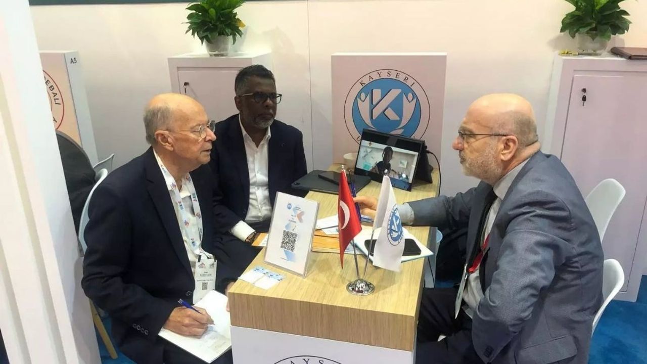 Kayseri Üniversitesi Hong Kong’da tanıtıldı