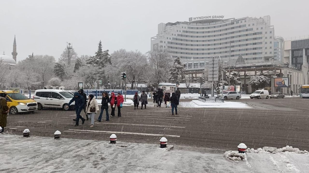 Kayseri'de fırtına uyarısı! Kuvvetli rüzgâr ve kar yağışı bekleniyor