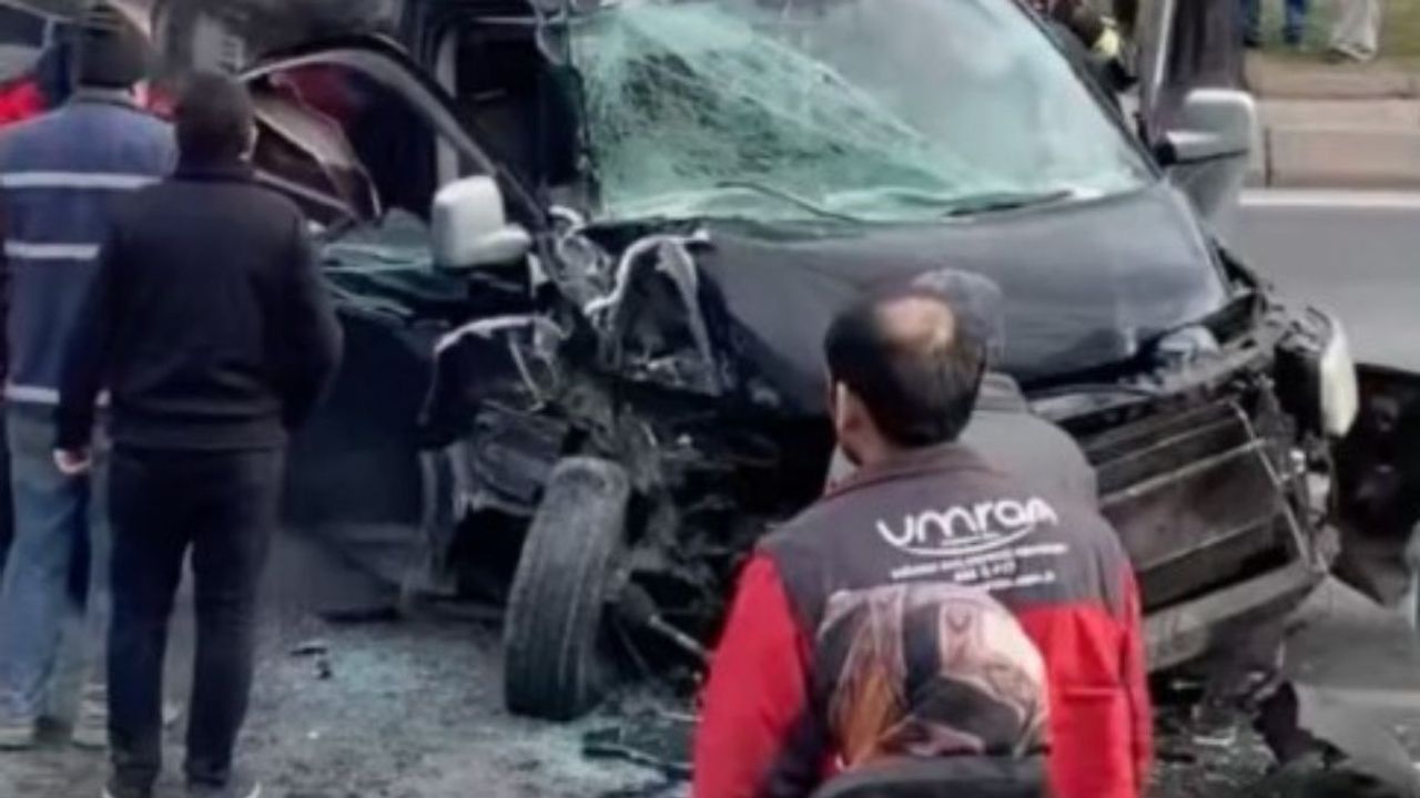 Kayseri’de halk otobüsü ile minibüs çarpıştı: 3 kişi yaralandı!