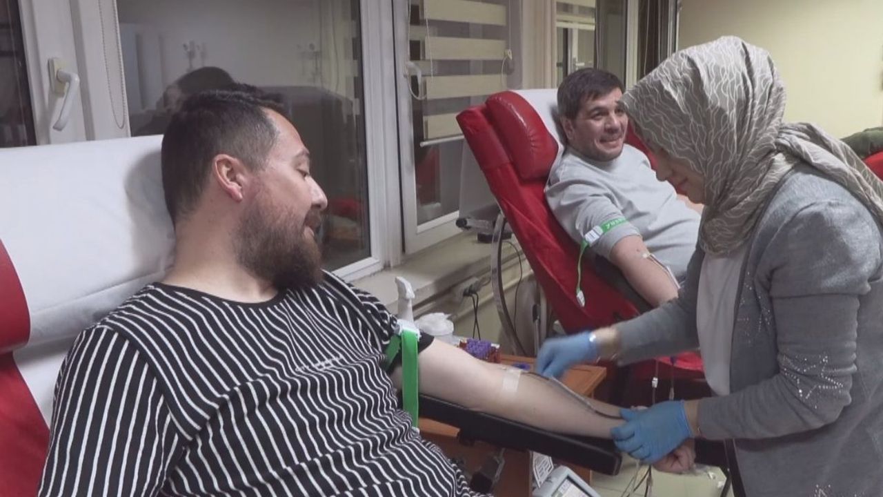 Kayseri’de öğretmenlerden kanserli çocuklara destek