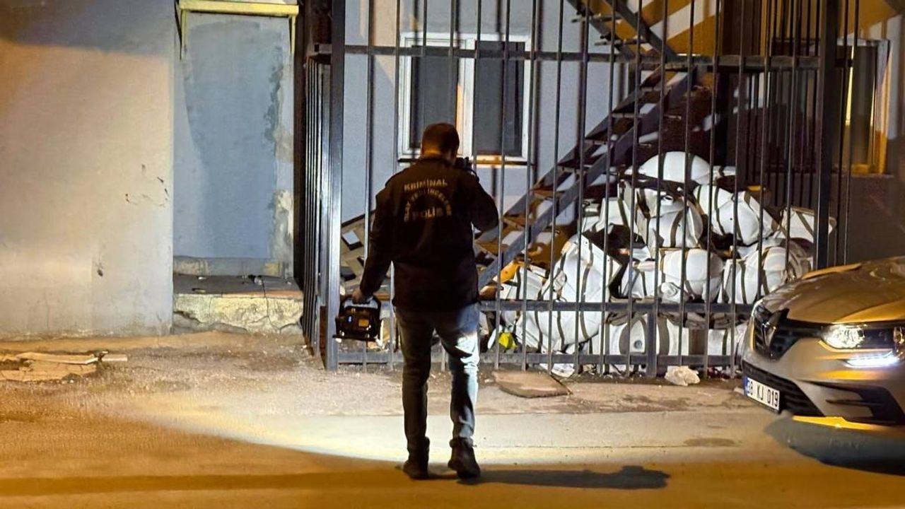 Kayseri’de silahla oynarken kendini vurdu