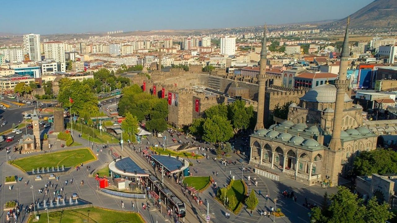 Kayseri'nin en kalabalık mahallesi belli oldu: İlçeleri geride bıraktı